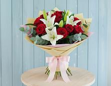 Букет цветов из:  Лилии и Розы в Павловка Башкортостан