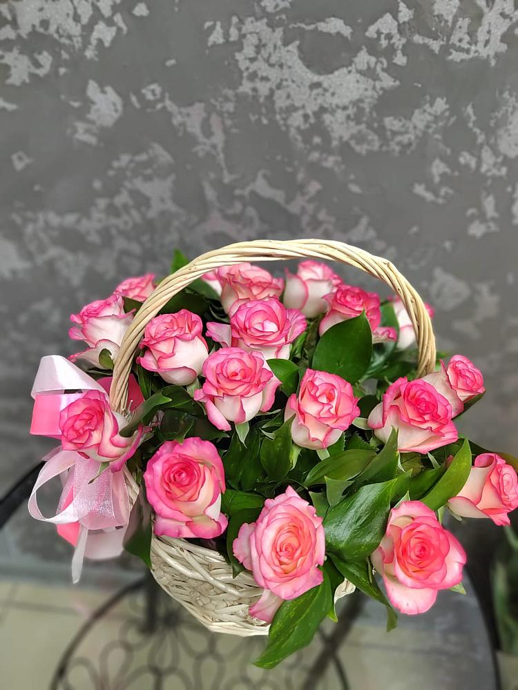Цветочная композиция из Розы в корзине в Павловка Башкортостан