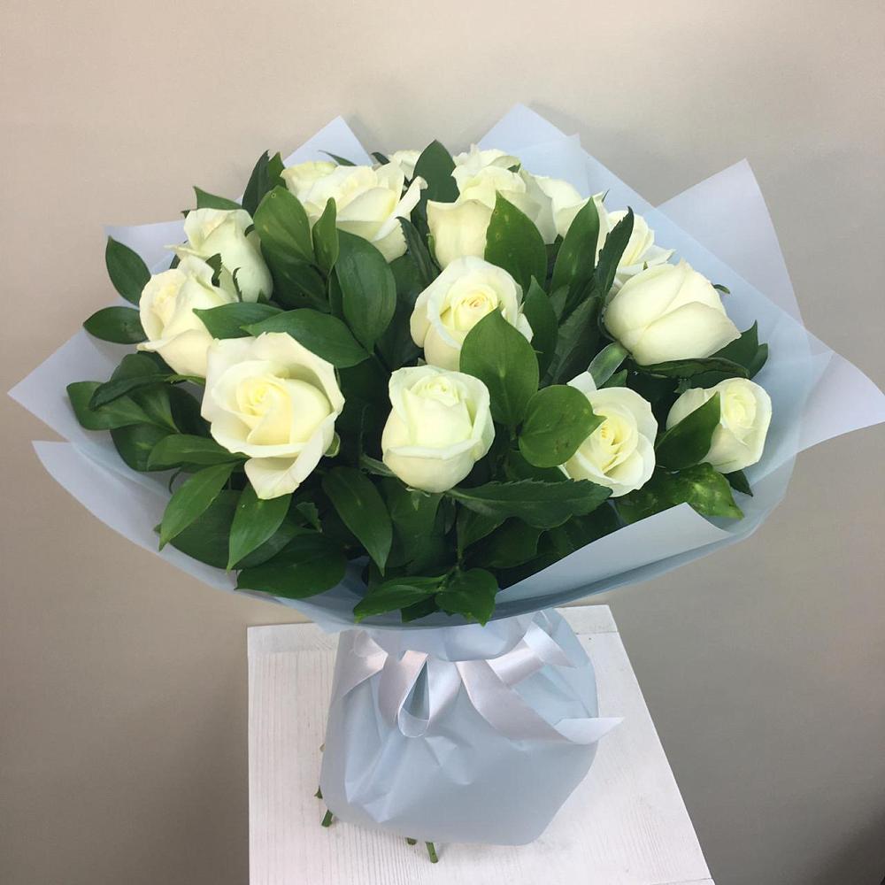 Букет 15 Белых роз Проуд в Павловка Башкортостан