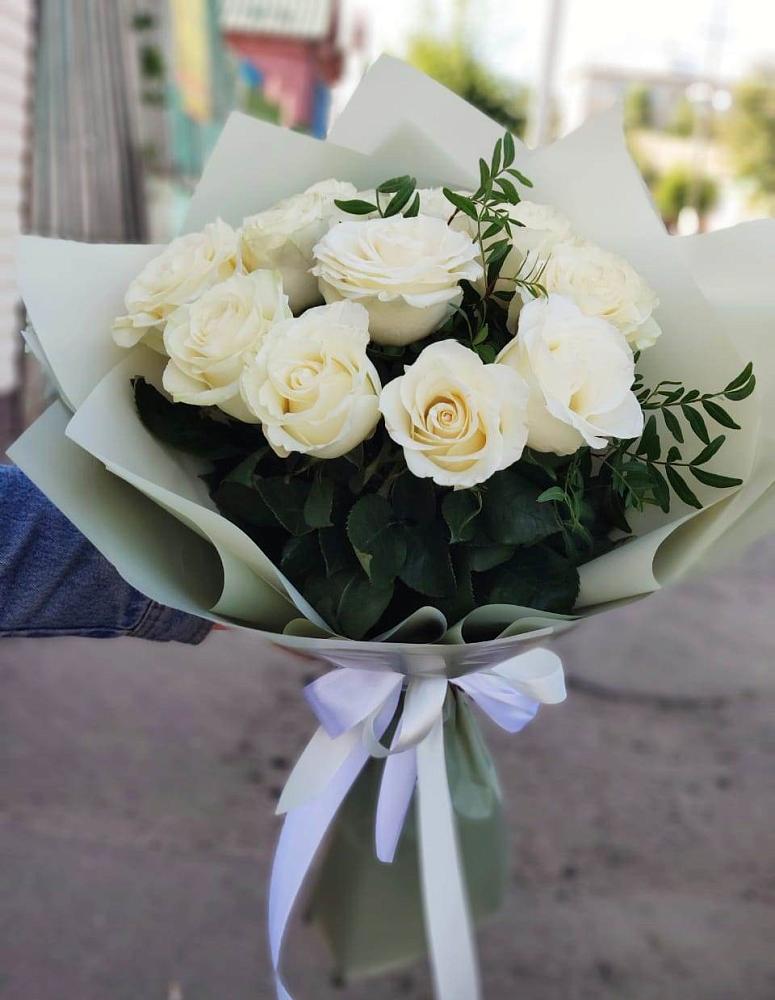 Букет Белые розы Проуд в Павловка Башкортостан