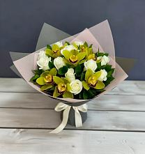 Букет цветов из:  Орхидеи и Розы в Павловка Башкортостан