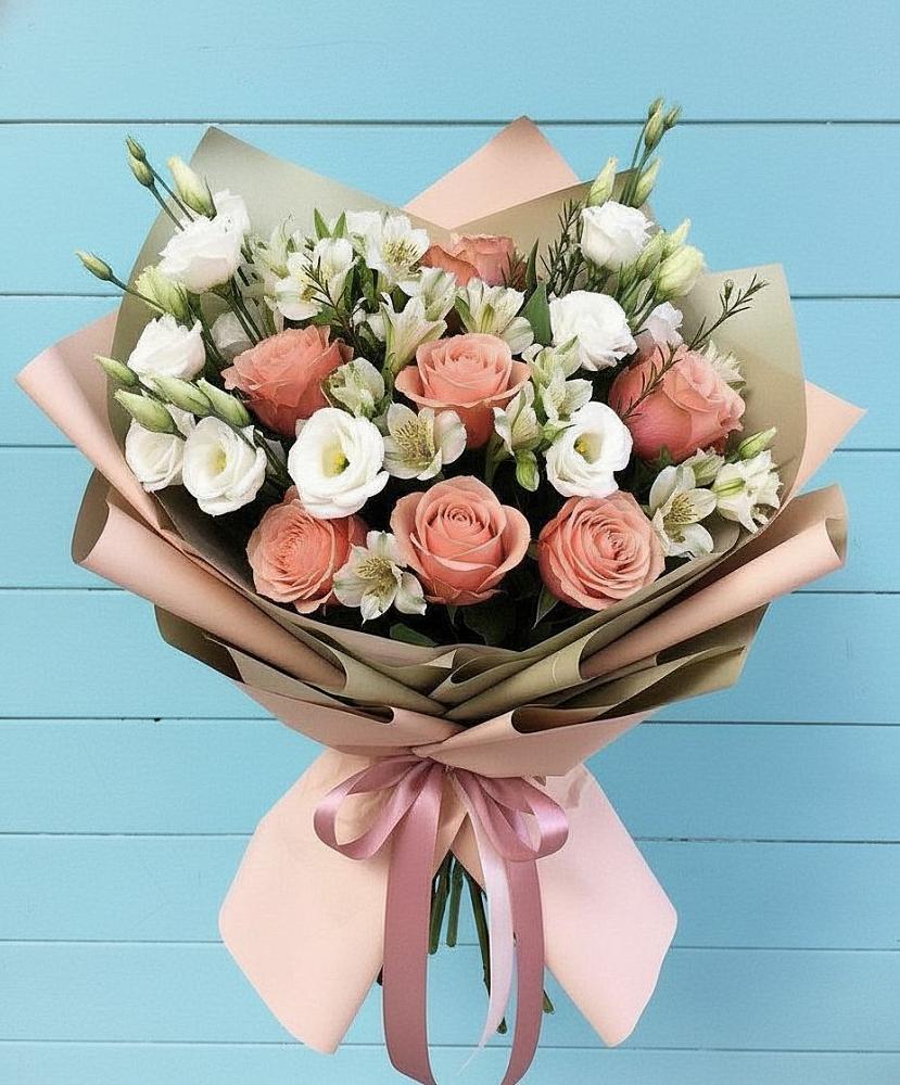 Букет цветов из: Розы, Альстромерии и Лизиантусы в Павловка Башкортостан