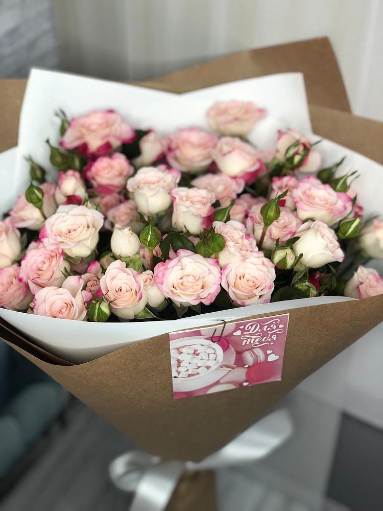 Букет цветов из: Розы в Павловка Башкортостан