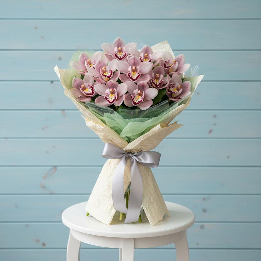 Букет цветов из: Орхидеи и Розы в Павловка Башкортостан