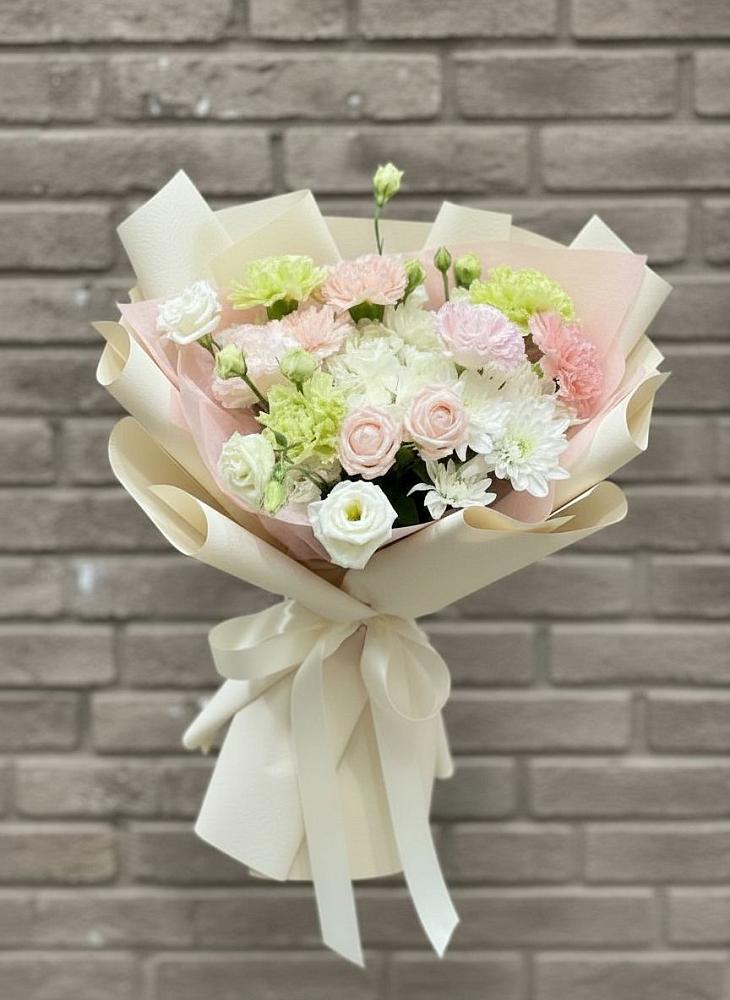 Букет цветов из: Гвоздики, Розы, Лизиантусы и Хризантемы в Павловка Башкортостан