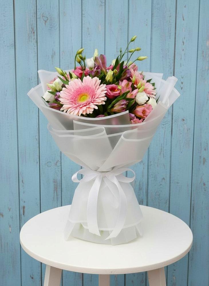 Букет цветов из: Герберы, Альстромерии и Лизиантусы в Павловка Башкортостан