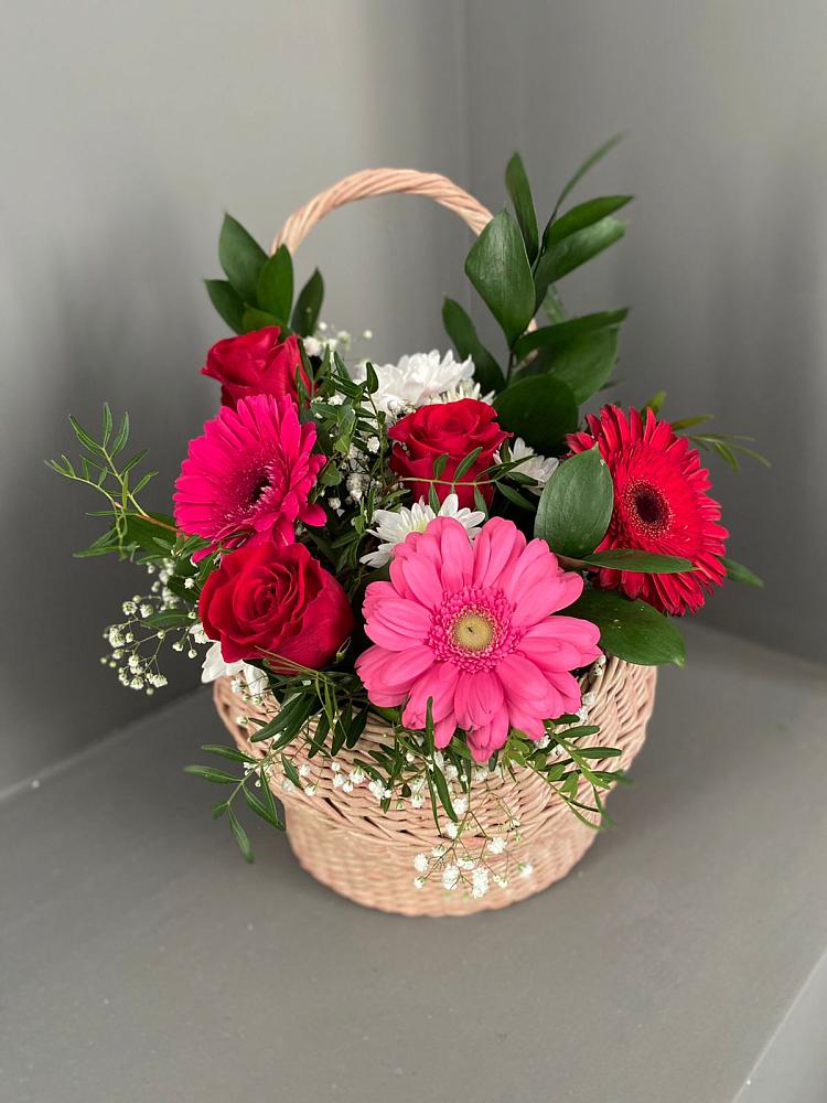 Цветочная композиция из Розы, Хризантемы и Герберы в корзине в Павловка Башкортостан