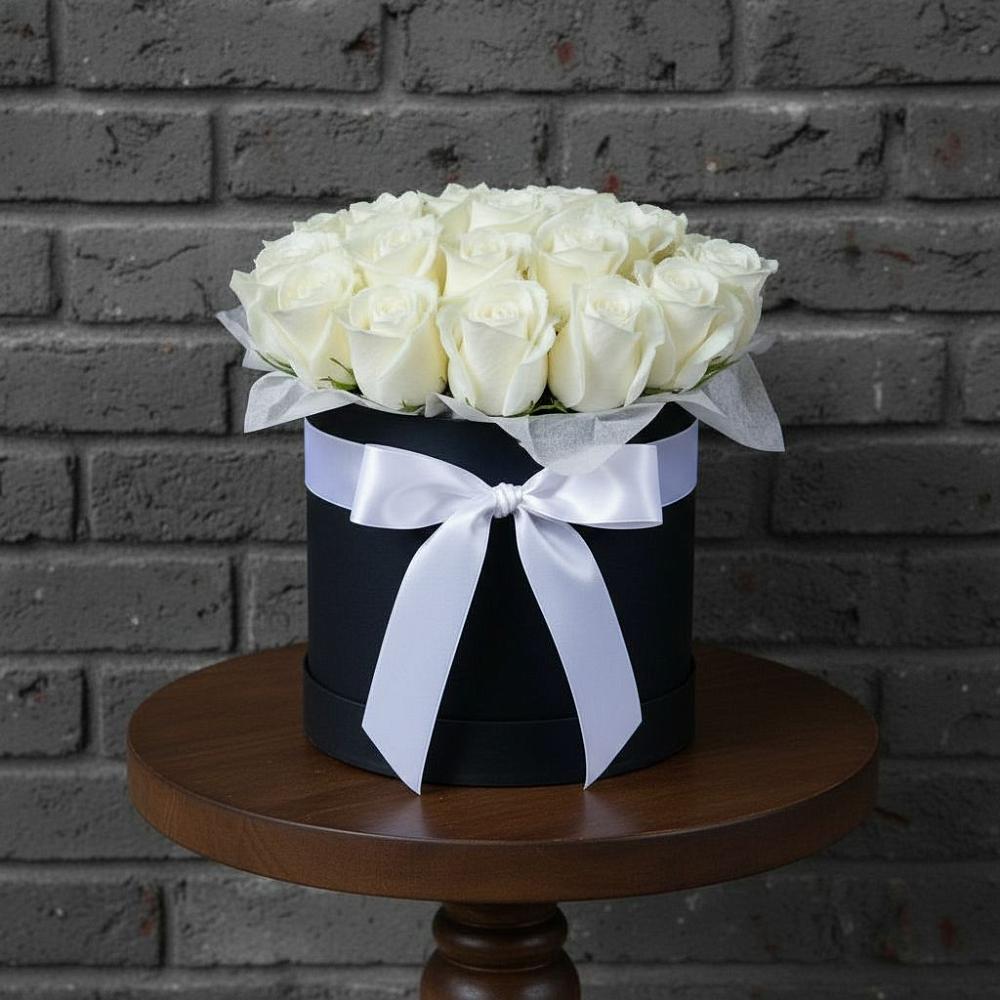 Цветочная композиция из Розы в шляпной коробке в Павловка Башкортостан