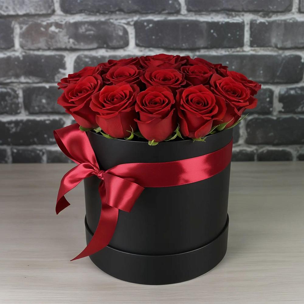 Цветочная композиция из Розы в шляпной коробке в Павловка Башкортостан