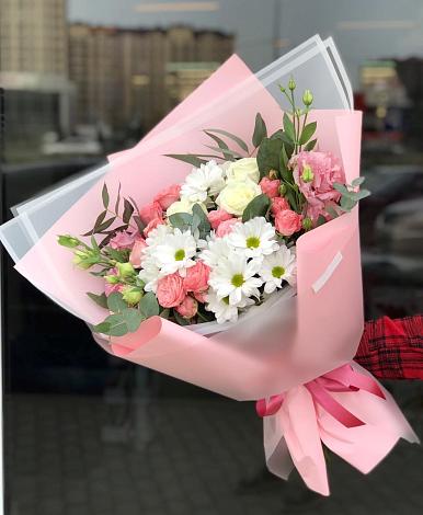 Букет цветов из: Розы, Лизиантусы и Хризантемы в Павловка Башкортостан