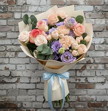 Букет цветов из:  Розы, Лизиантусы и Гвоздики в Павловка Башкортостан