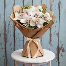Букет цветов из:  Орхидеи и Розы в Павловка Башкортостан