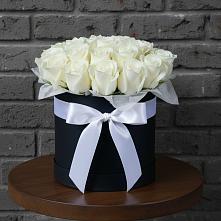 Цветочная композиция из Розы в шляпной коробке в Павловка Башкортостан