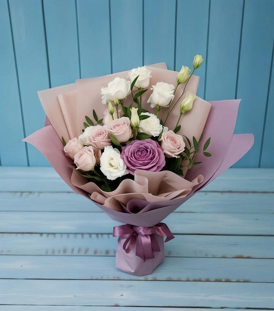 Букет цветов из: Розы и Лизиантусы в Павловка Башкортостан